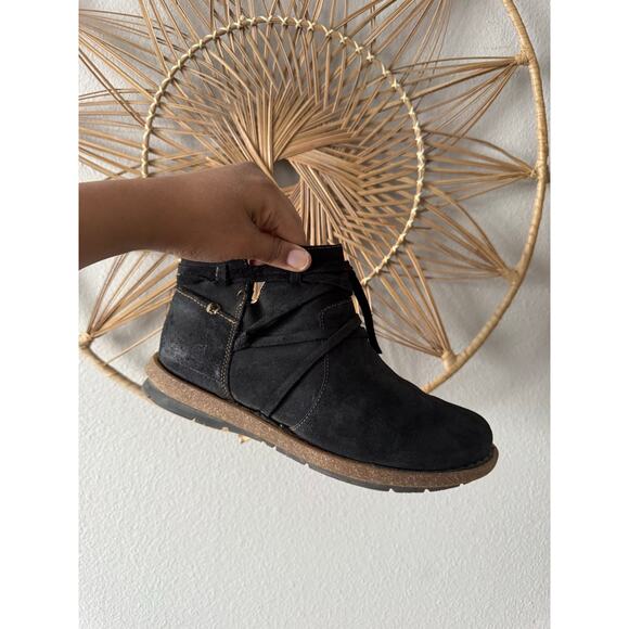 Born Women’s Tarkiln Black Suede Leather Ankle Boots Booties Strap Laces Size 9 - Picture 4 of 12